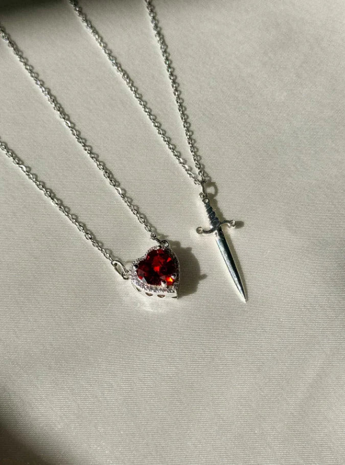 Conjunto Colares Espada e Coração Prata