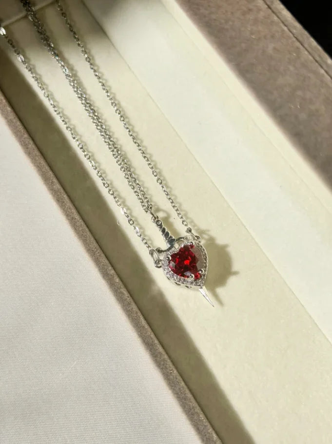 Conjunto Colares Espada e Coração Prata